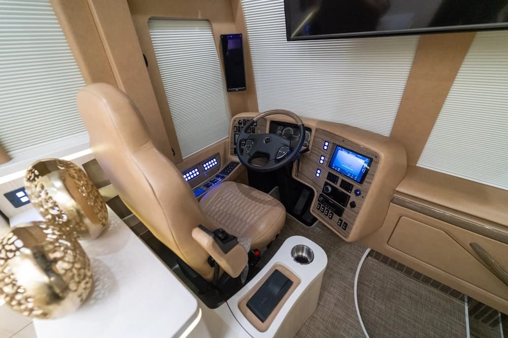 2024 Prevost Marathon X3 Motorhome - Image 27