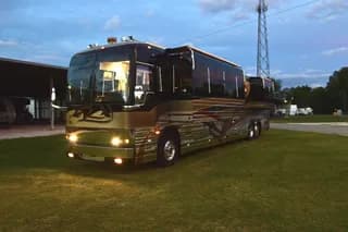 2003 Prevost Country Coach XLII bus