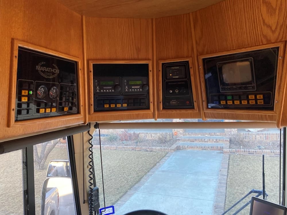 1989 Prevost Marathon XL 40 Motorhome - Image 2