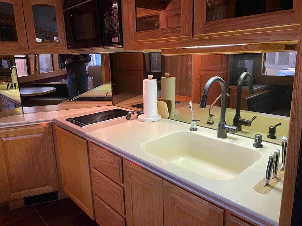 1989 Prevost Marathon XL 40 Motorhome - Image 8