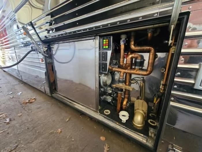 1999 Prevost Liberty XL Motorhome - Image 24