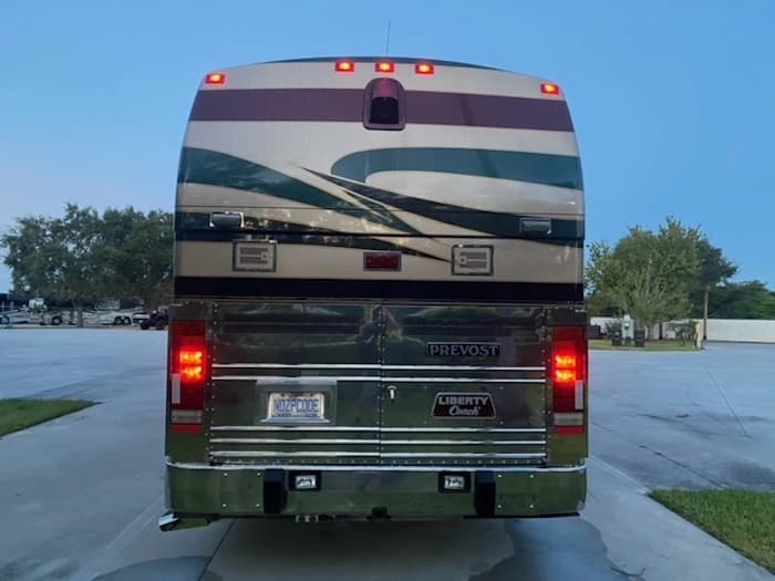 1999 Prevost Liberty XL Motorhome - Image 4