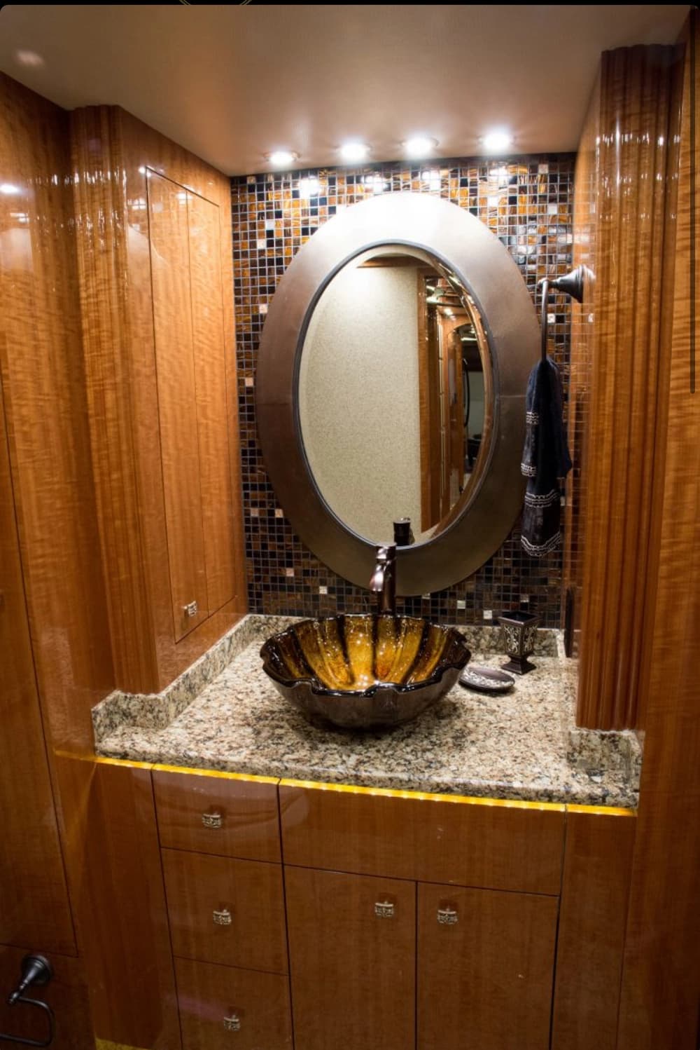 2014 Prevost Millennium H3-45 Motorhome - Image 5