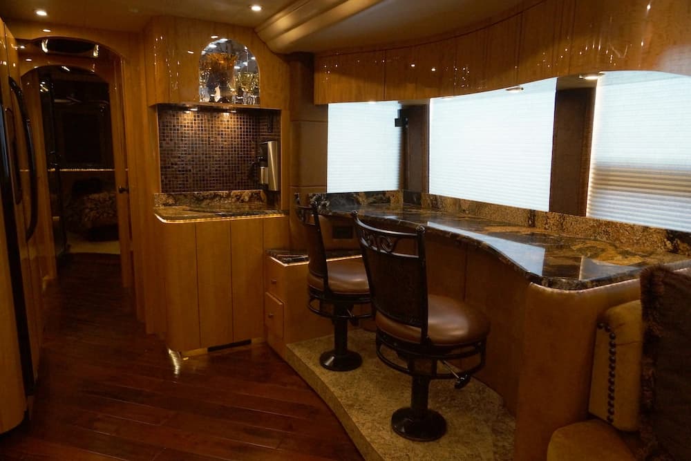 2014 Prevost Millennium H3-45 Motorhome - Image 4