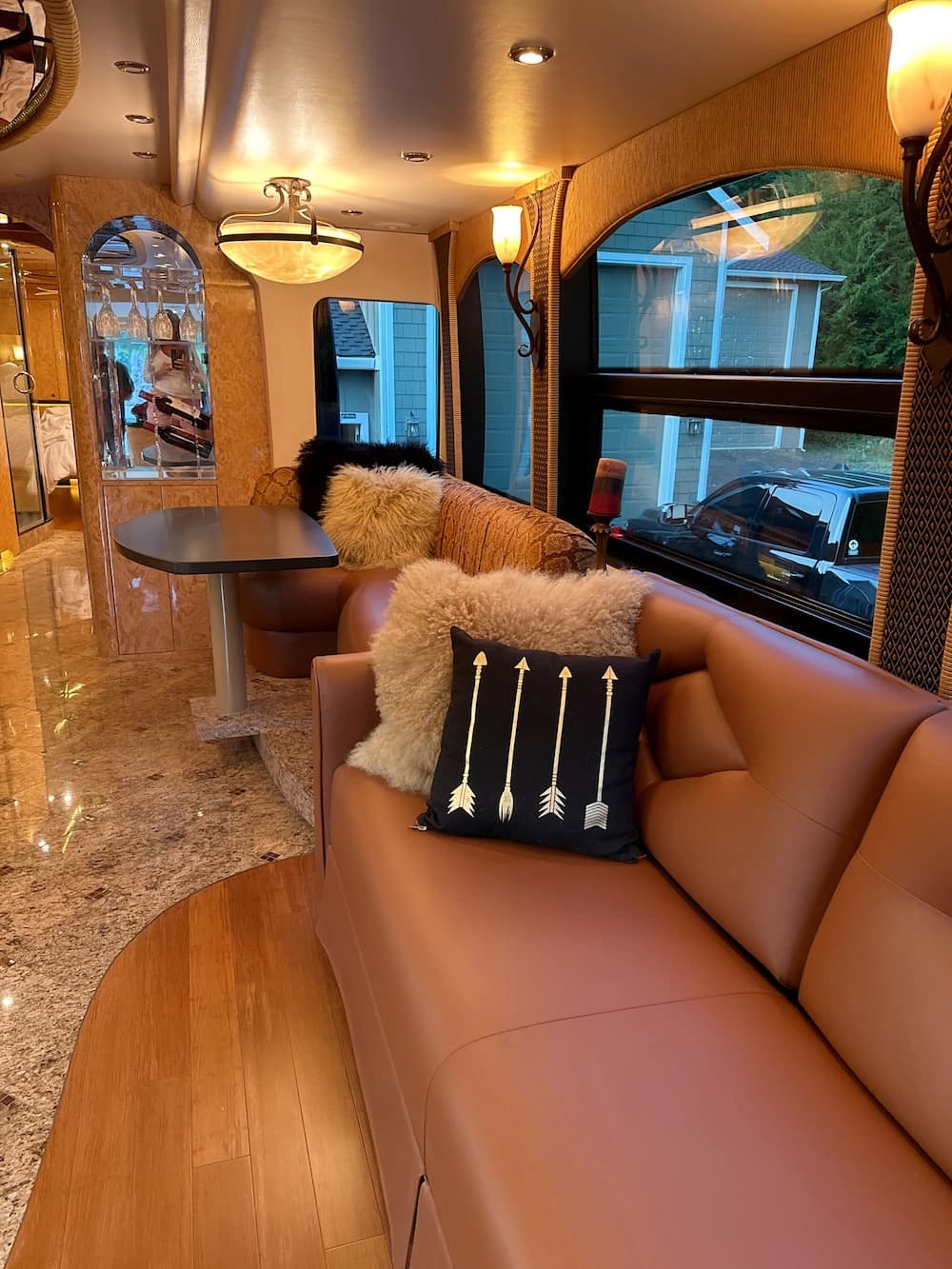 2008 Prevost Millennium H3-45 Motorhome - Image 15
