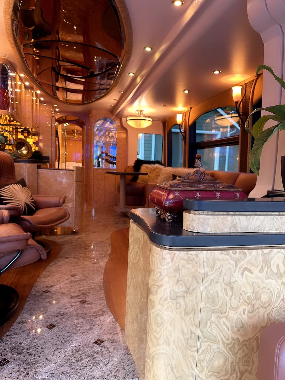 2008 Prevost Millennium H3-45 Motorhome - Image 17