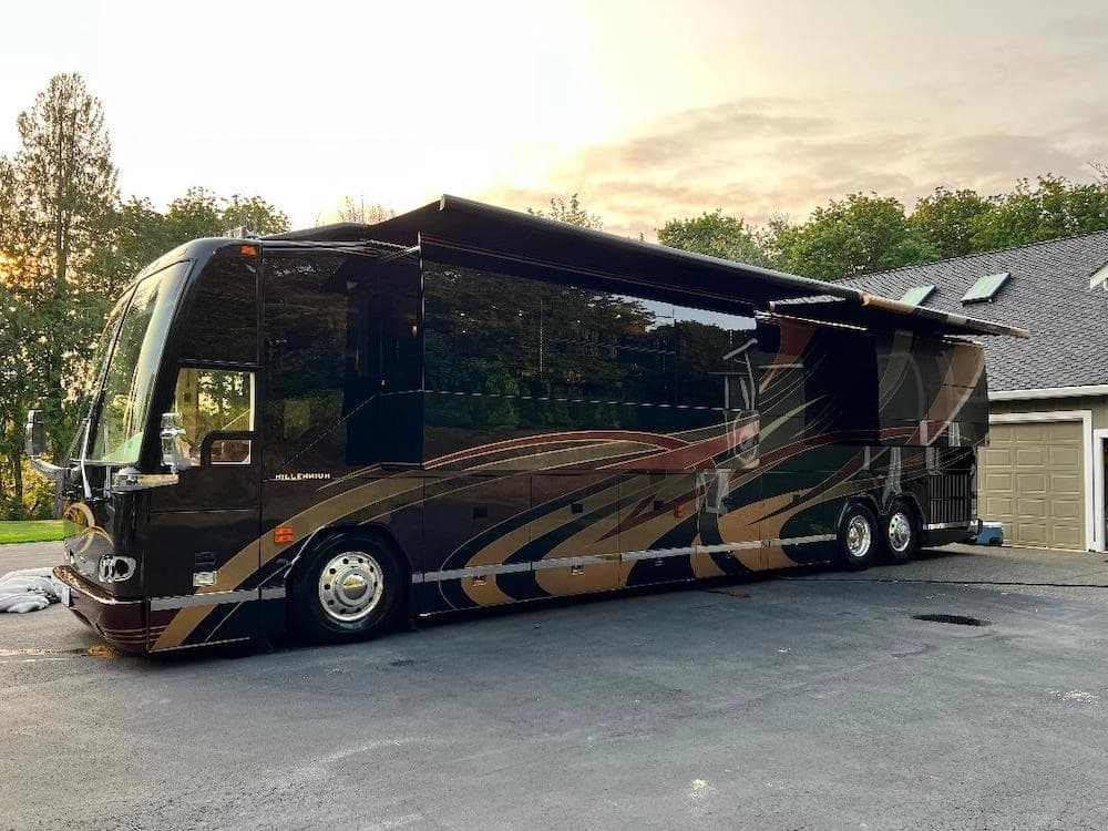 2008 Prevost Millennium H3-45 Motorhome - Image 6