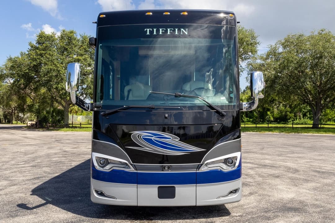 2022 Tiffin Allegro Motorcoach - Image 12