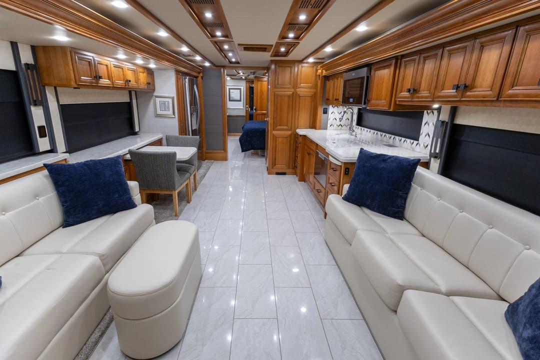 2022 Tiffin Allegro Motorcoach - Image 14