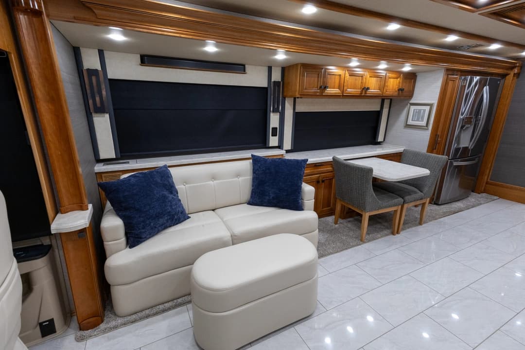 2022 Tiffin Allegro Motorcoach - Image 15