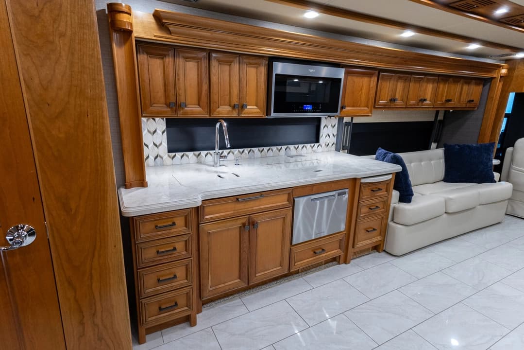 2022 Tiffin Allegro Motorcoach - Image 20
