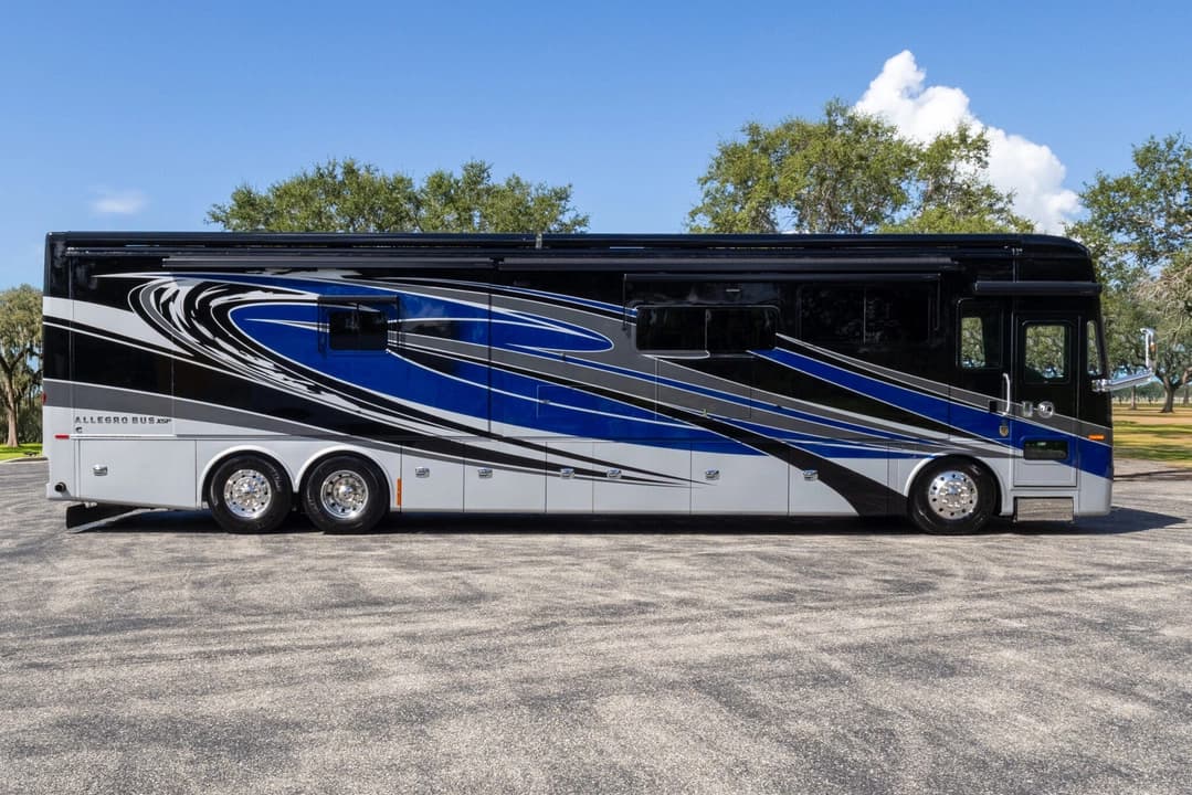 2022 Tiffin Allegro Motorcoach - Image 3