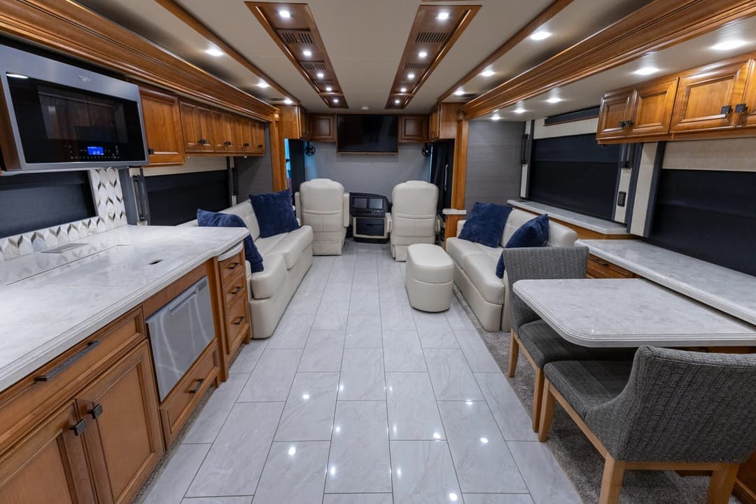 2022 Tiffin Allegro Motorcoach - Image 21