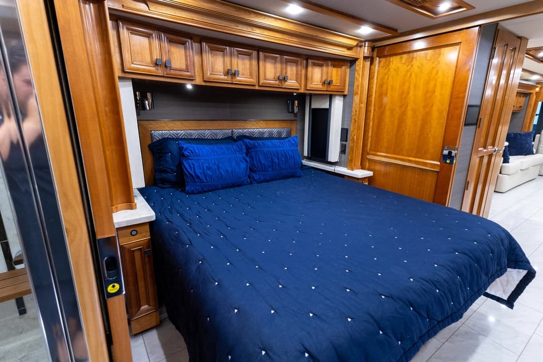 2022 Tiffin Allegro Motorcoach - Image 26