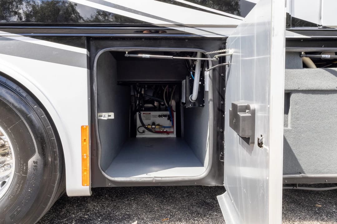 2022 Tiffin Allegro Motorcoach - Image 36