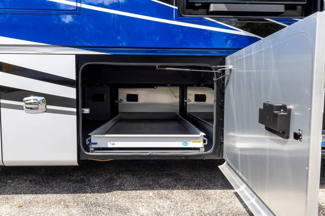 2022 Tiffin Allegro Motorcoach - Image 39