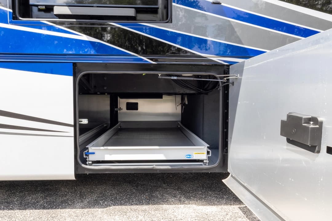 2022 Tiffin Allegro Motorcoach - Image 40