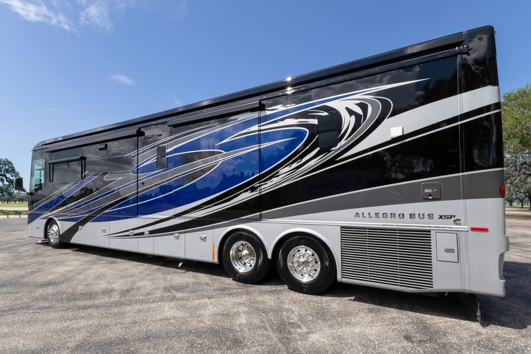 2022 Tiffin Allegro Motorcoach - Image 8