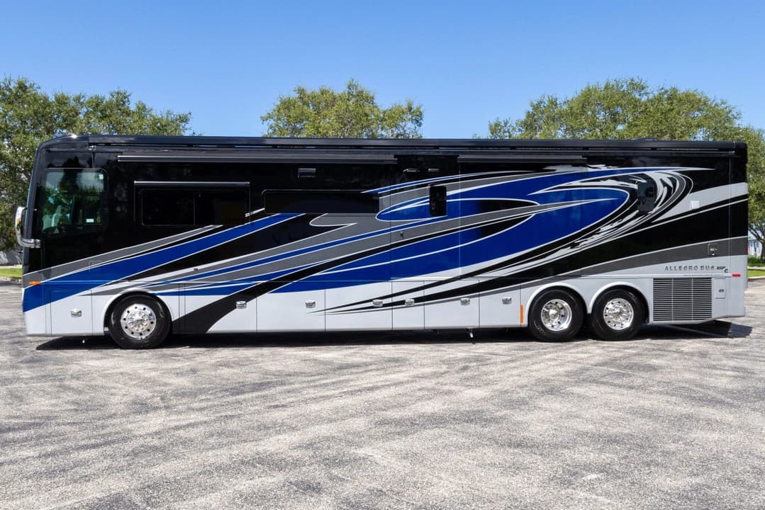2022 Tiffin Allegro Motorcoach - Image 9