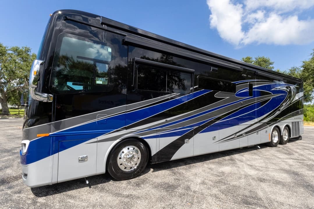 2022 Tiffin Allegro Motorcoach - Image 10