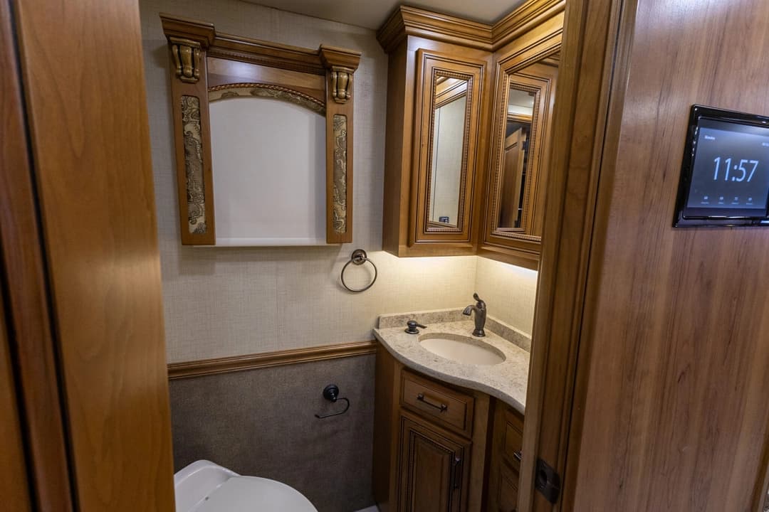 2017 Entegra Cornerstone 45B Motorcoach - Image 22