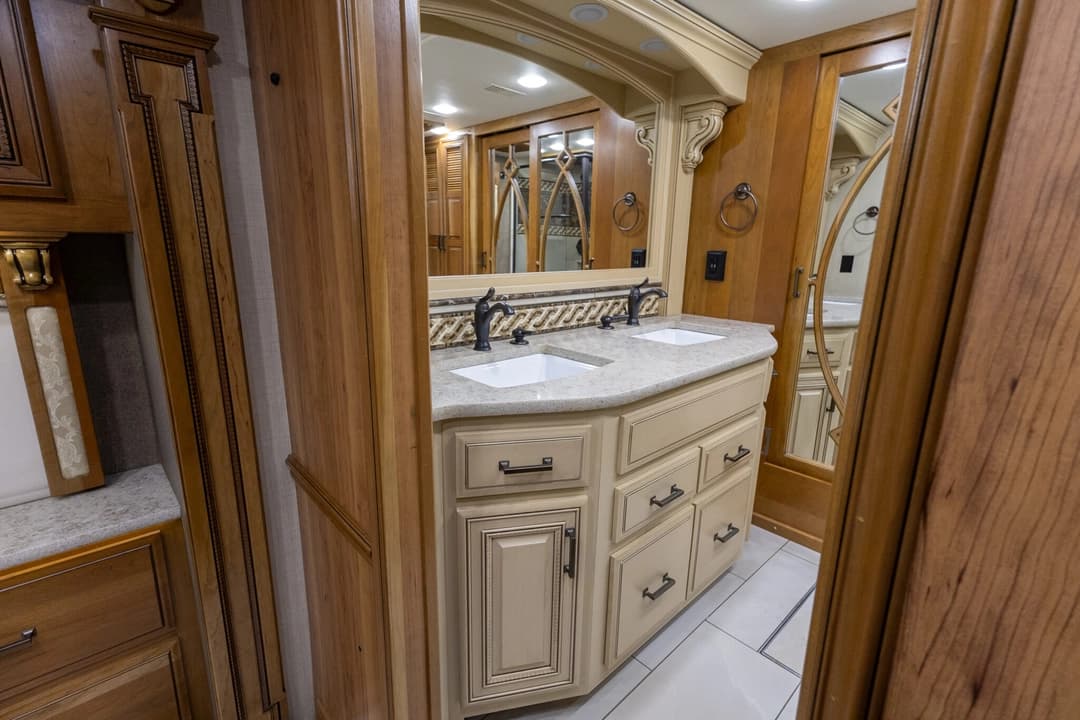 2017 Entegra Cornerstone 45B Motorcoach - Image 28