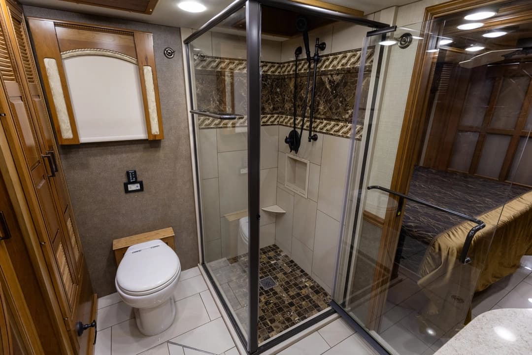 2017 Entegra Cornerstone 45B Motorcoach - Image 29