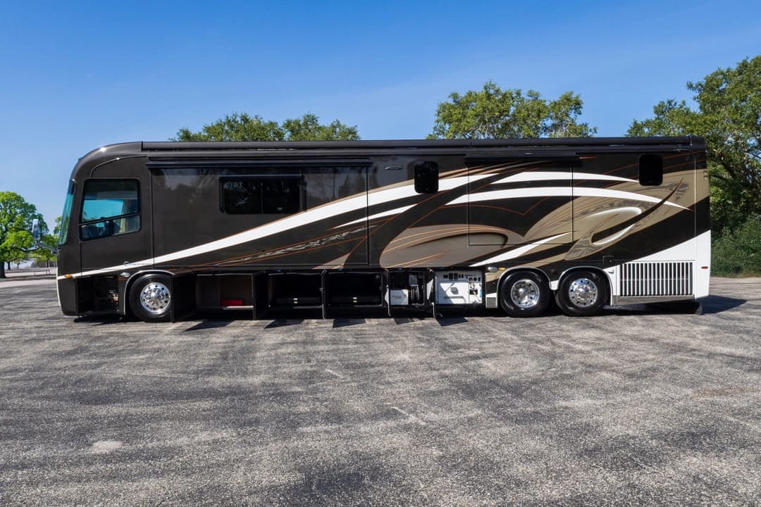2017 Entegra Cornerstone 45B Motorcoach - Image 33