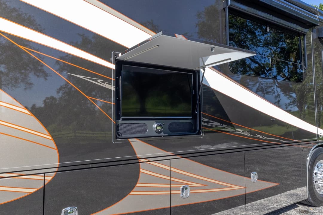 2017 Entegra Cornerstone 45B Motorcoach - Image 39