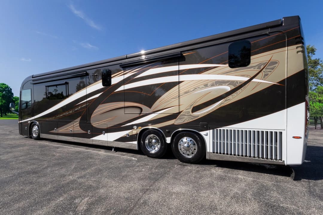 2017 Entegra Cornerstone 45B Motorcoach - Image 8