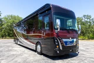 2022 Foretravel Realm FS605 bus