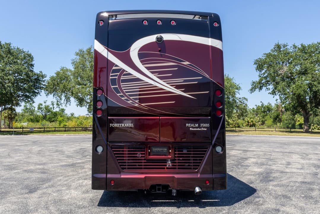 2022 Foretravel Realm FS605 Motorcoach - Image 6