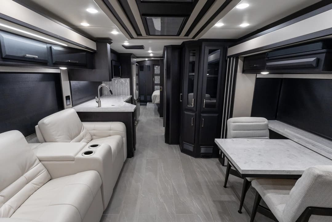 2023 New Aire Diesel Pusher 3545 Motorcoach - Image 14