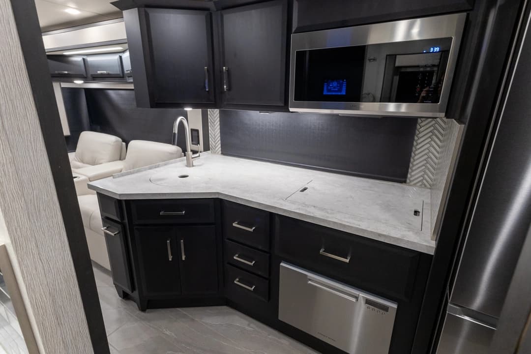 2023 New Aire Diesel Pusher 3545 Motorcoach - Image 18