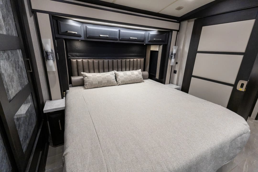 2023 New Aire Diesel Pusher 3545 Motorcoach - Image 27