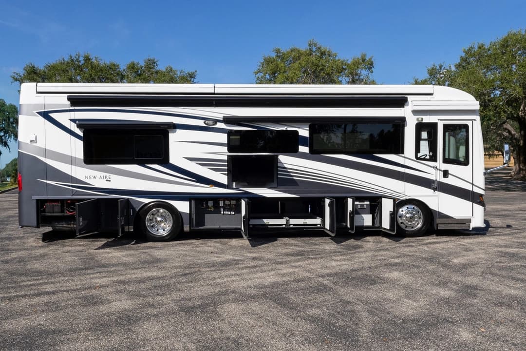 2023 New Aire Diesel Pusher 3545 Motorcoach - Image 30