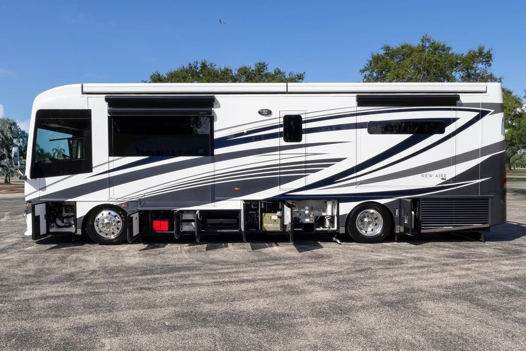 2023 New Aire Diesel Pusher 3545 Motorcoach - Image 31