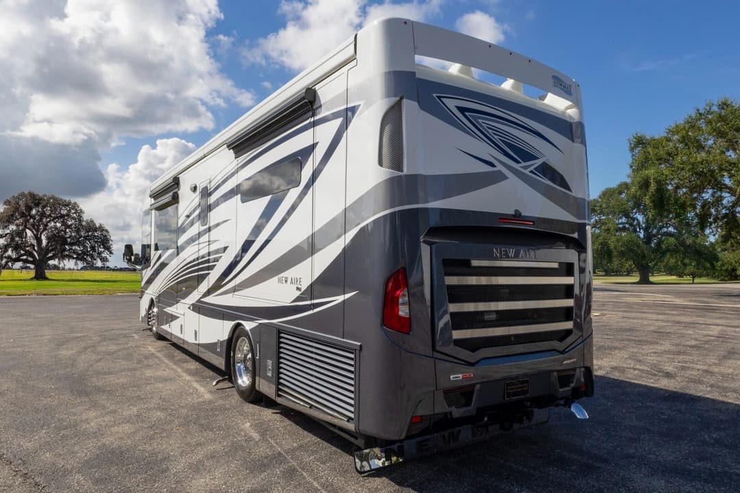 2023 New Aire Diesel Pusher 3545 Motorcoach - Image 7