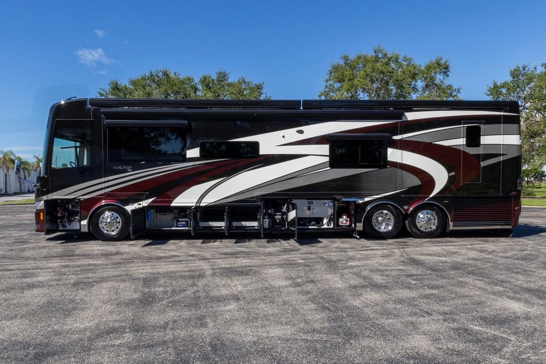 2022 King Aire 4533 Motorcoach - Image 33