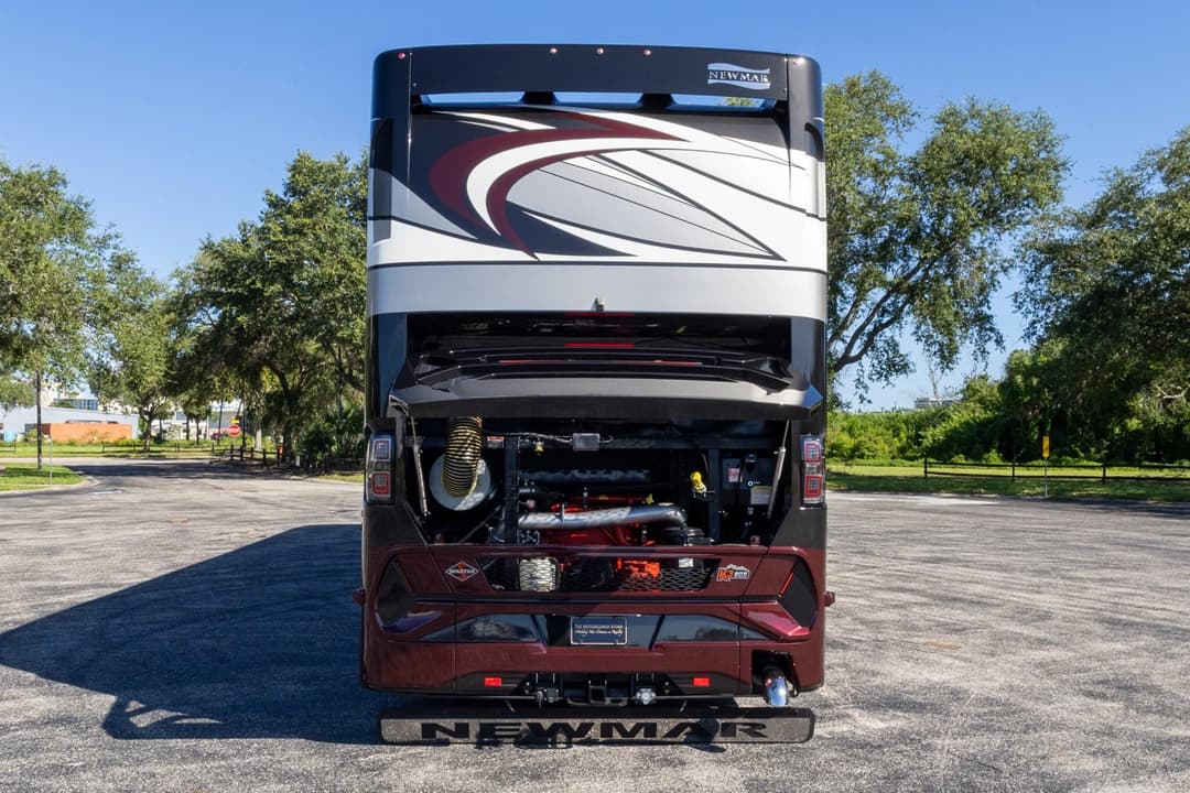 2022 King Aire 4533 Motorcoach - Image 48