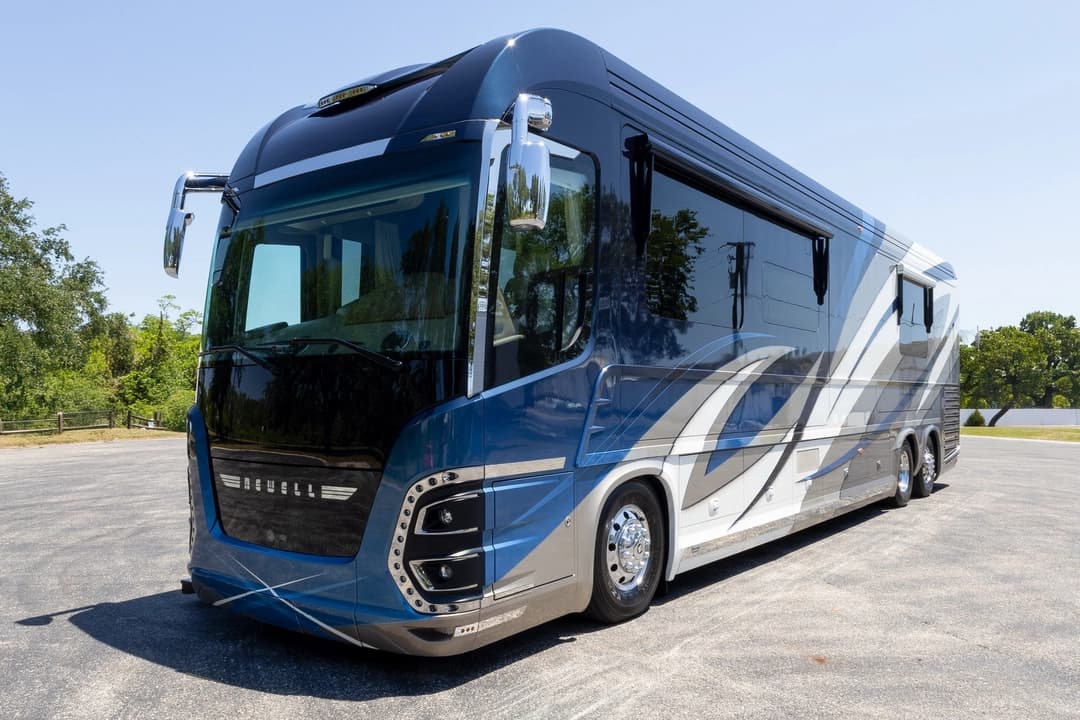 2020 Newell P50 Edition Motorcoach - Image 11