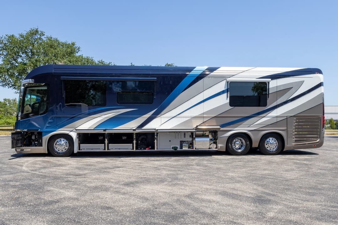 2020 Newell P50 Edition Motorcoach - Image 34