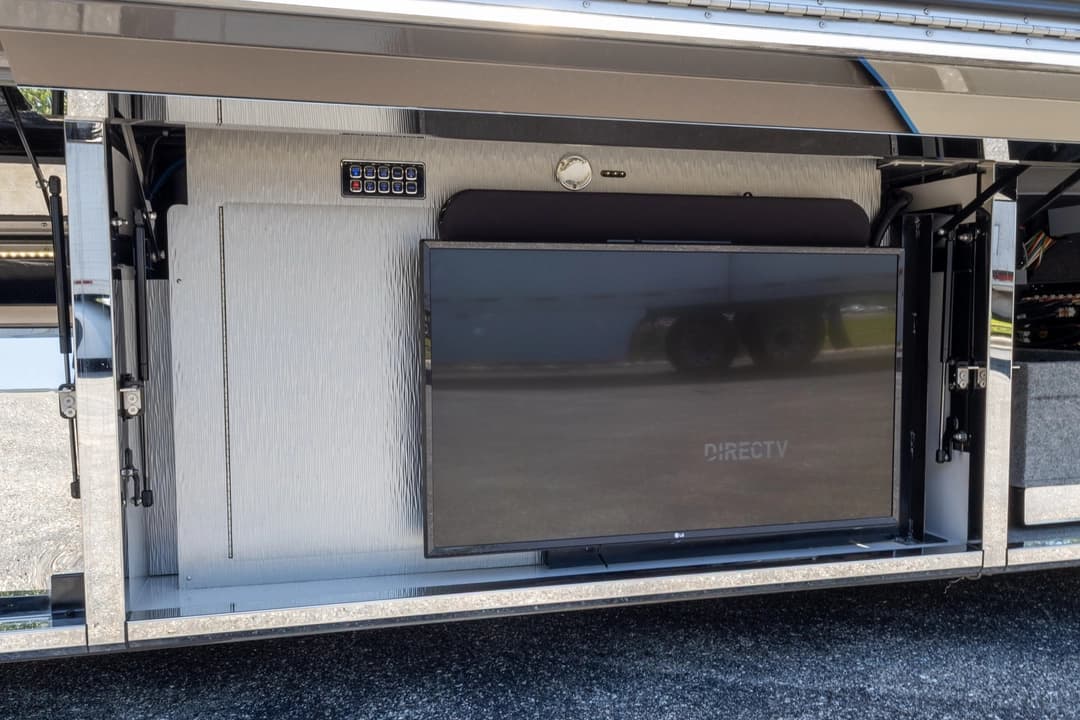2020 Newell P50 Edition Motorcoach - Image 37