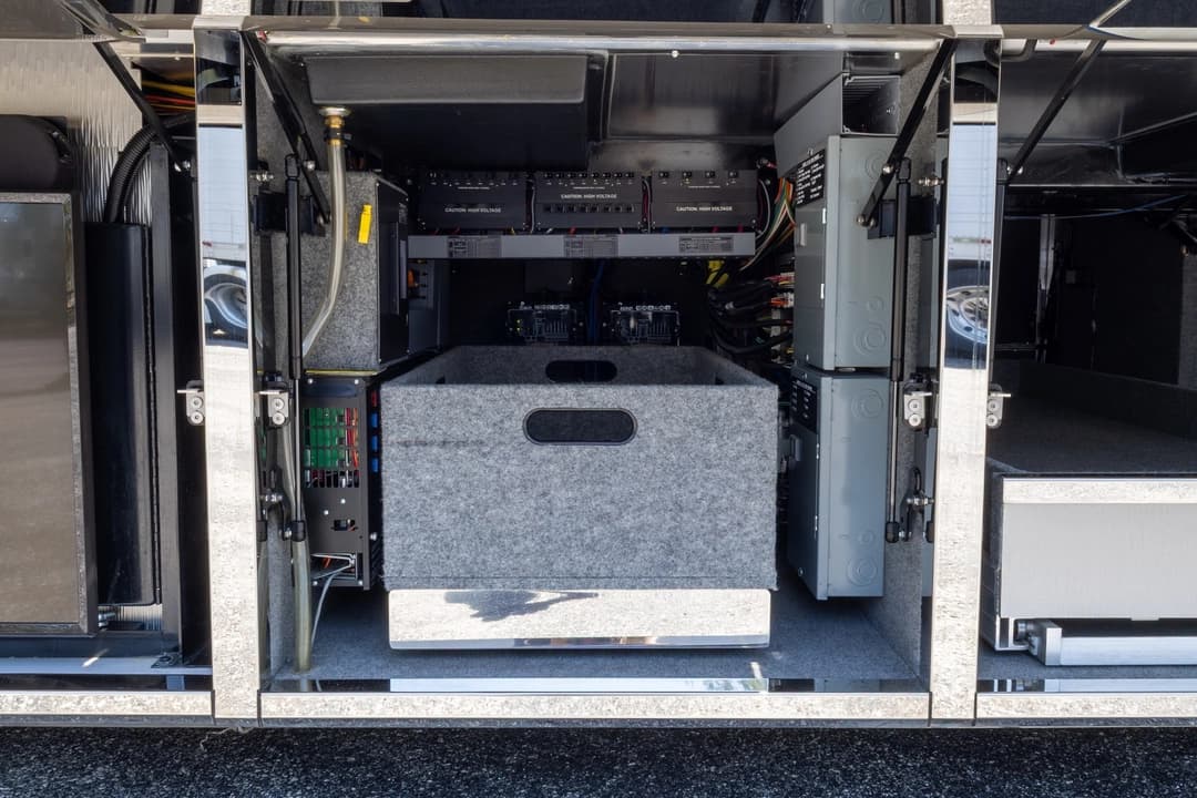 2020 Newell P50 Edition Motorcoach - Image 38