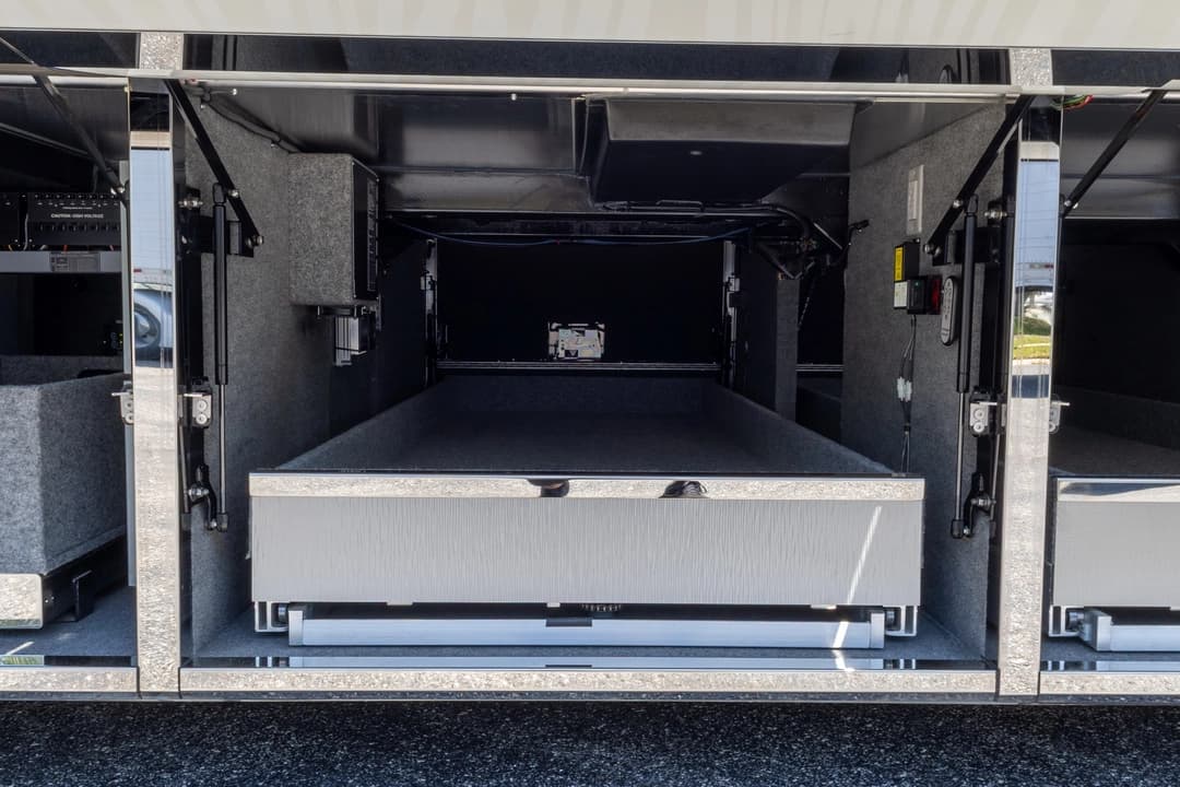 2020 Newell P50 Edition Motorcoach - Image 39