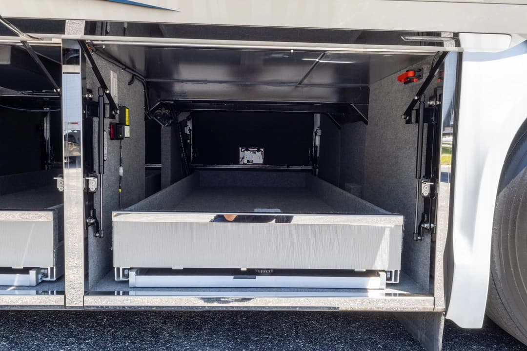 2020 Newell P50 Edition Motorcoach - Image 40