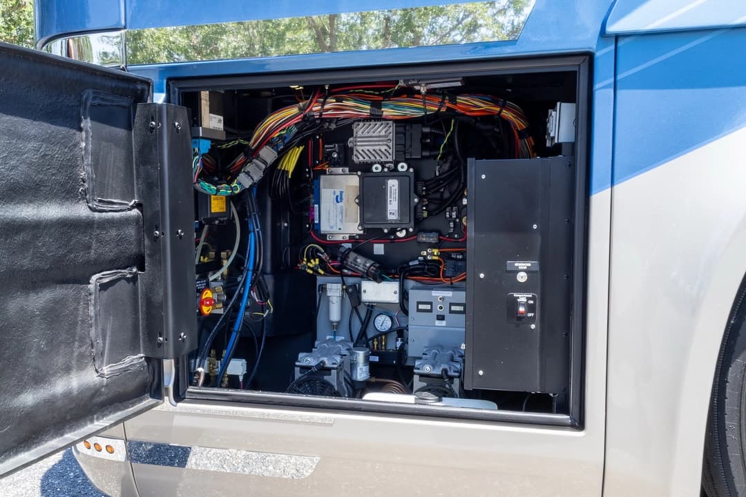 2020 Newell P50 Edition Motorcoach - Image 41