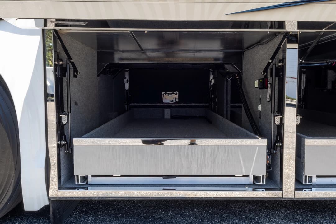 2020 Newell P50 Edition Motorcoach - Image 42