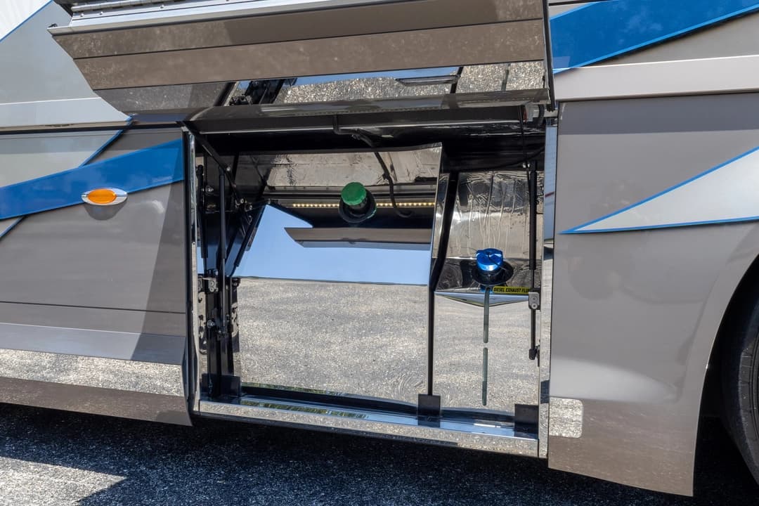 2020 Newell P50 Edition Motorcoach - Image 46