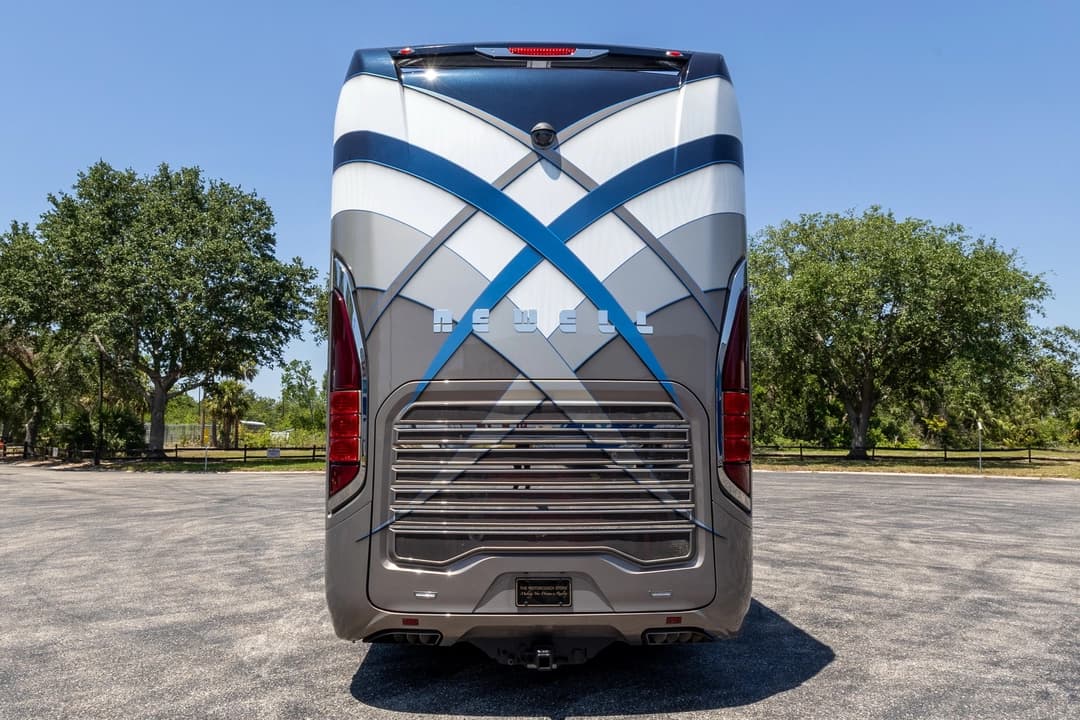 2020 Newell P50 Edition Motorcoach - Image 6